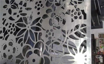 雕花鋁單板